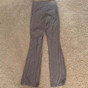 lululemon athletica Groove Nulu High-Rise Flared Pant
Regular Taupe